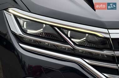 Позашляховик / Кросовер Volkswagen Touareg 2018 в 