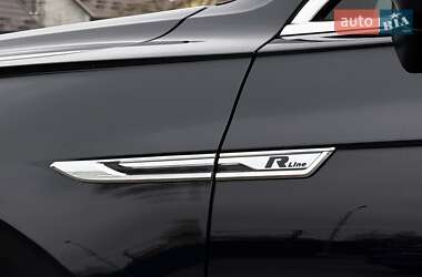 Позашляховик / Кросовер Volkswagen Touareg 2018 в 
