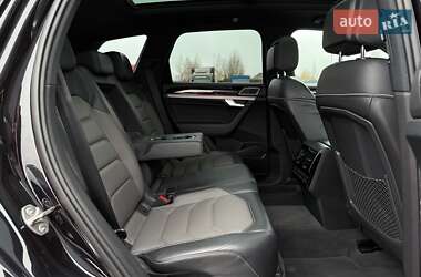 Позашляховик / Кросовер Volkswagen Touareg 2018 в 