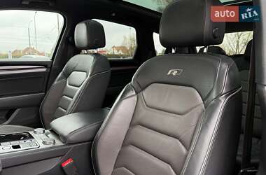 Позашляховик / Кросовер Volkswagen Touareg 2018 в 