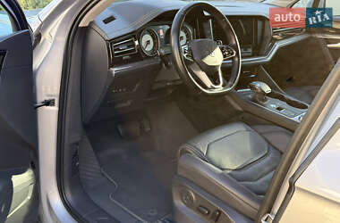 Позашляховик / Кросовер Volkswagen Touareg 2020 в 