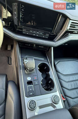 Позашляховик / Кросовер Volkswagen Touareg 2020 в 