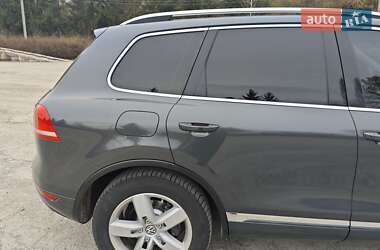 Позашляховик / Кросовер Volkswagen Touareg 2012 в 