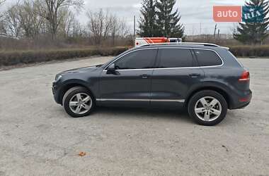 Позашляховик / Кросовер Volkswagen Touareg 2012 в 