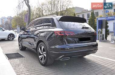 Внедорожник / Кроссовер Volkswagen Touareg 2020 в 
