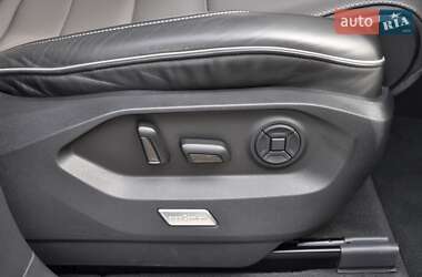 Внедорожник / Кроссовер Volkswagen Touareg 2020 в 