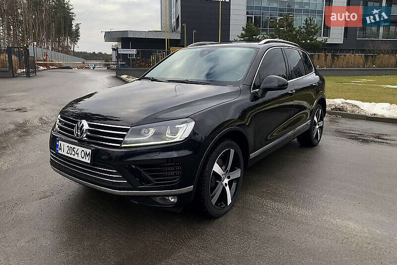 Внедорожник / Кроссовер Volkswagen Touareg 2017 в 