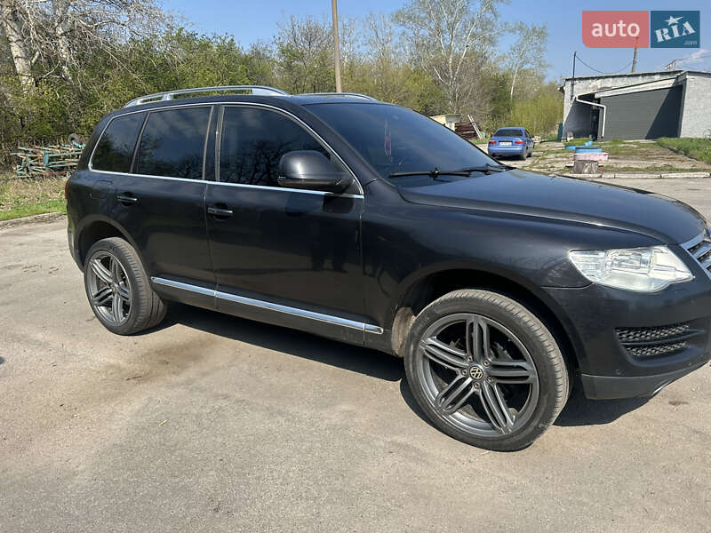 Внедорожник / Кроссовер Volkswagen Touareg 2010 в 