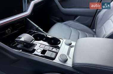 Позашляховик / Кросовер Volkswagen Touareg 2023 в 
