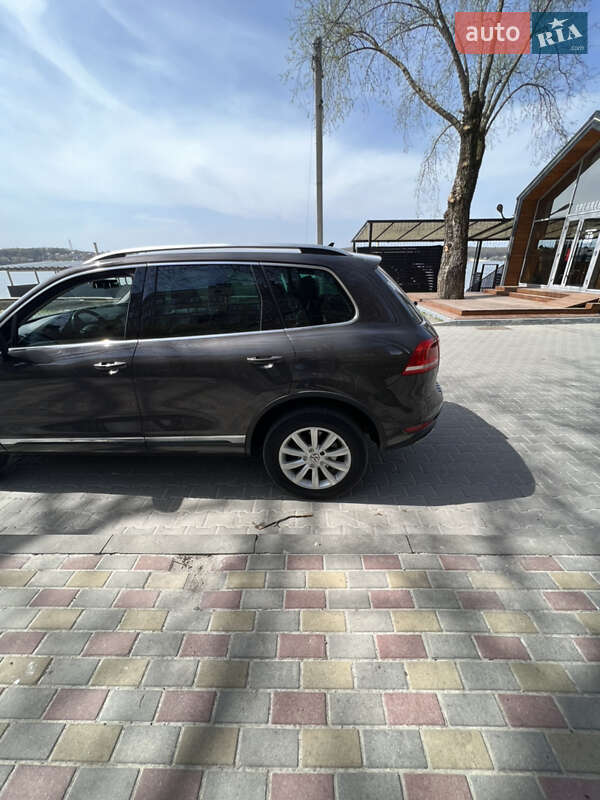 Внедорожник / Кроссовер Volkswagen Touareg 2012 в Тернополе