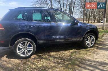 Позашляховик / Кросовер Volkswagen Touareg 2013 в 