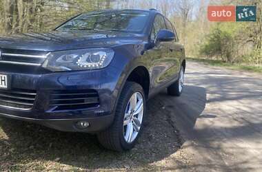 Позашляховик / Кросовер Volkswagen Touareg 2013 в 