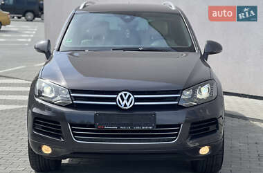 Внедорожник / Кроссовер Volkswagen Touareg 2012 в 