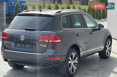 Внедорожник / Кроссовер Volkswagen Touareg 2012 в 