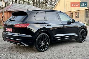 Внедорожник / Кроссовер Volkswagen Touareg 2021 в 