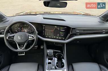 Внедорожник / Кроссовер Volkswagen Touareg 2021 в 