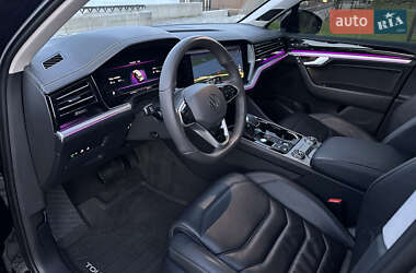Внедорожник / Кроссовер Volkswagen Touareg 2018 в 