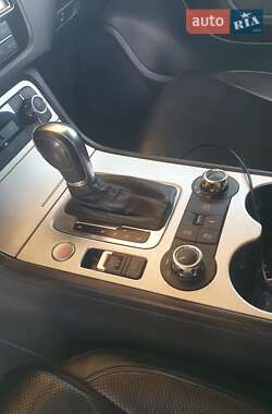 Внедорожник / Кроссовер Volkswagen Touareg 2011 в 
