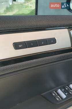 Внедорожник / Кроссовер Volkswagen Touareg 2011 в 