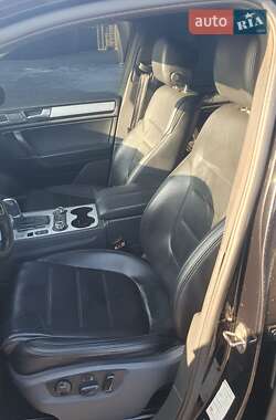 Внедорожник / Кроссовер Volkswagen Touareg 2011 в 