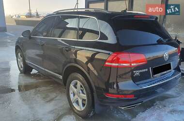 Внедорожник / Кроссовер Volkswagen Touareg 2011 в 