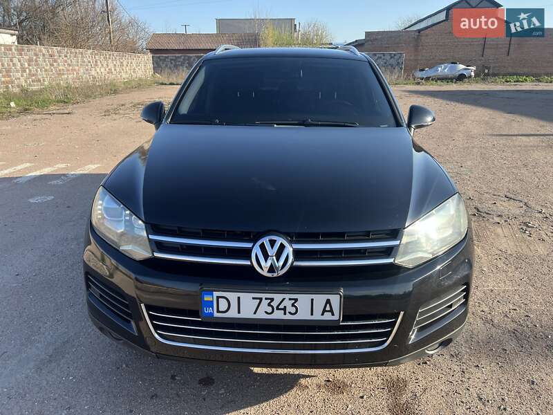 Внедорожник / Кроссовер Volkswagen Touareg 2012 в 
