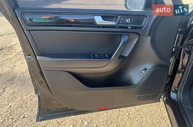 Внедорожник / Кроссовер Volkswagen Touareg 2012 в 