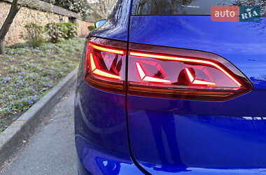 Внедорожник / Кроссовер Volkswagen Touareg 2021 в 