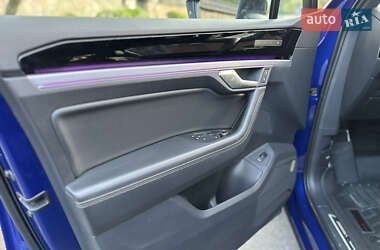 Внедорожник / Кроссовер Volkswagen Touareg 2021 в 