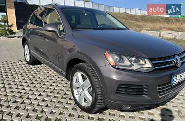 Позашляховик / Кросовер Volkswagen Touareg 2011 в 