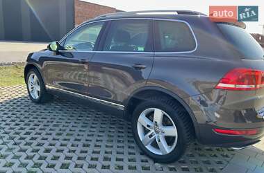 Позашляховик / Кросовер Volkswagen Touareg 2011 в 