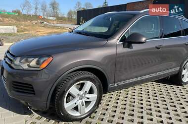 Позашляховик / Кросовер Volkswagen Touareg 2011 в 