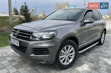 Внедорожник / Кроссовер Volkswagen Touareg 2011 в 