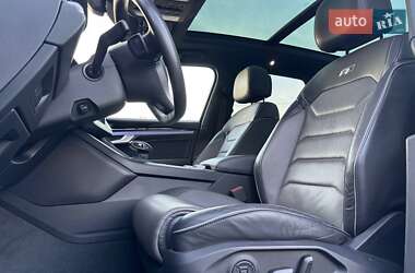 Внедорожник / Кроссовер Volkswagen Touareg 2018 в 