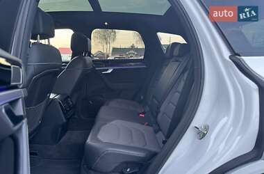 Внедорожник / Кроссовер Volkswagen Touareg 2018 в 