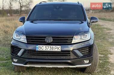 Внедорожник / Кроссовер Volkswagen Touareg 2012 в 