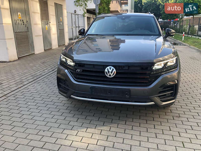 Позашляховик / Кросовер Volkswagen Touareg 2019 в Вінниці