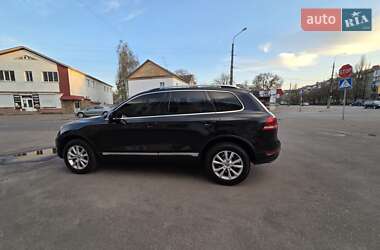 Внедорожник / Кроссовер Volkswagen Touareg 2012 в 