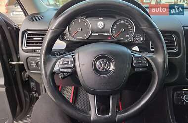 Внедорожник / Кроссовер Volkswagen Touareg 2012 в 