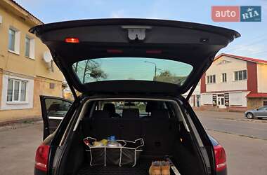 Внедорожник / Кроссовер Volkswagen Touareg 2012 в 