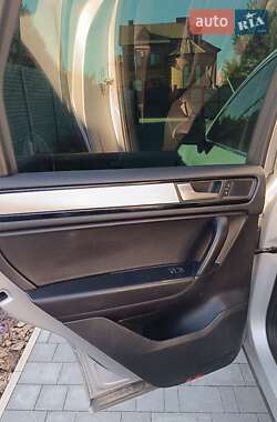 Внедорожник / Кроссовер Volkswagen Touareg 2013 в 