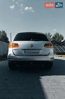 Внедорожник / Кроссовер Volkswagen Touareg 2013 в 