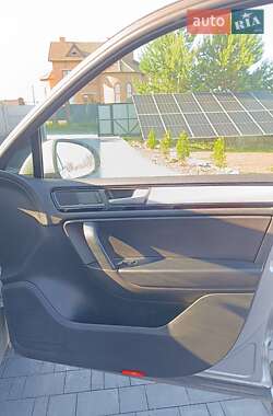 Внедорожник / Кроссовер Volkswagen Touareg 2013 в 