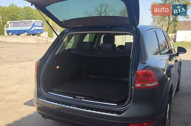 Внедорожник / Кроссовер Volkswagen Touareg 2011 в 