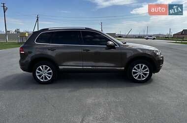 Позашляховик / Кросовер Volkswagen Touareg 2012 в Києві