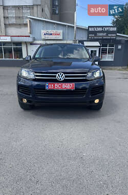 Позашляховик / Кросовер Volkswagen Touareg 2011 в 