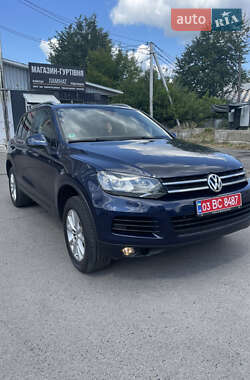 Позашляховик / Кросовер Volkswagen Touareg 2011 в 
