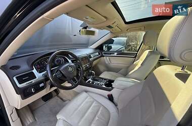 Внедорожник / Кроссовер Volkswagen Touareg 2016 в 