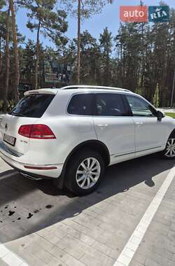 Позашляховик / Кросовер Volkswagen Touareg 2017 в 