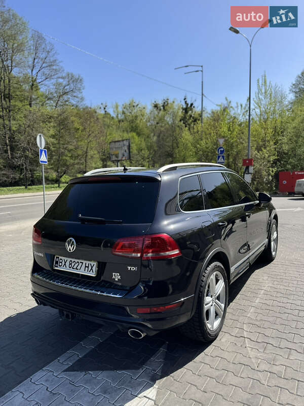Внедорожник / Кроссовер Volkswagen Touareg 2014 в Киеве